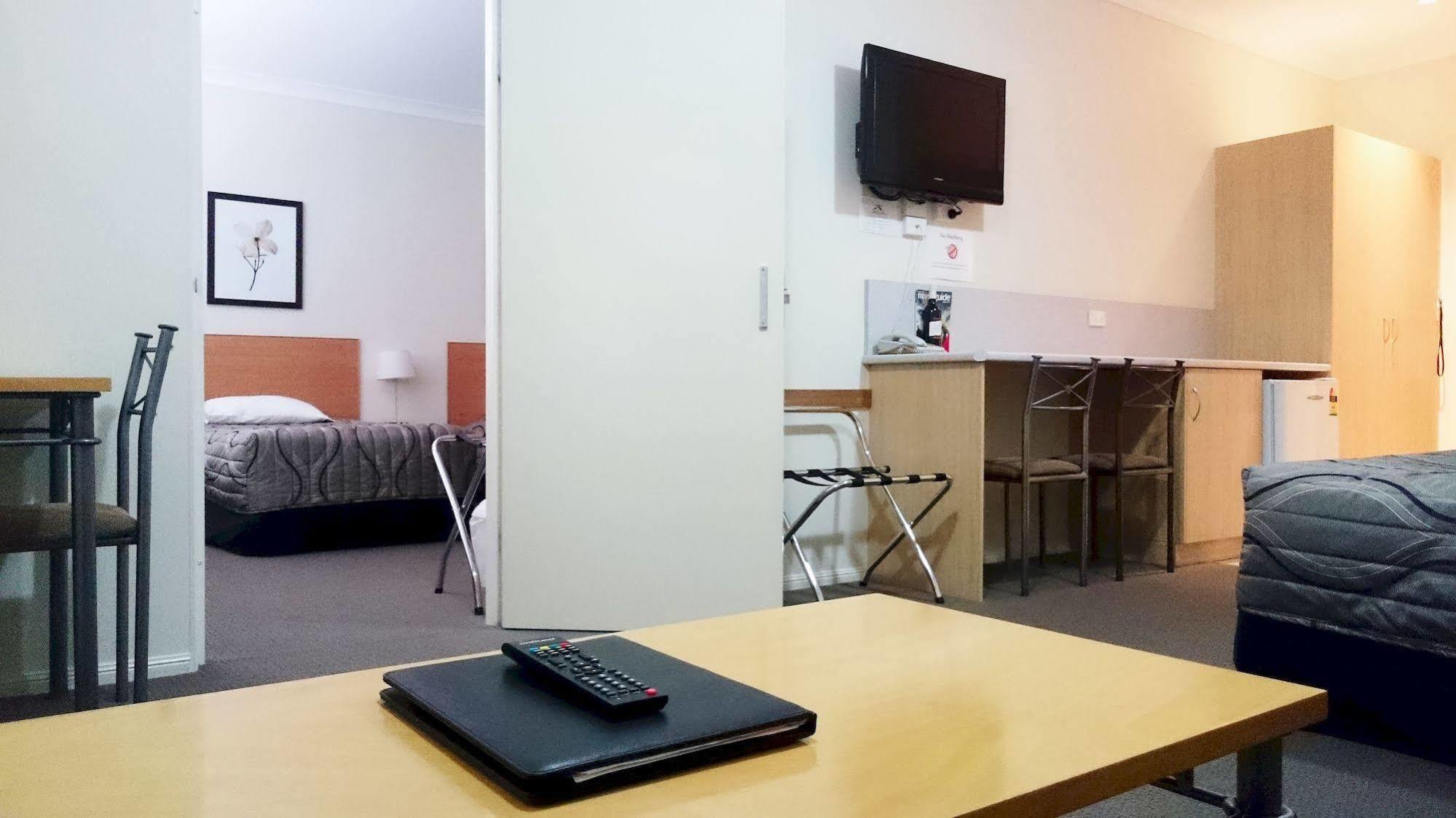 Country Roads Motor Inn Goondiwindi Ngoại thất bức ảnh